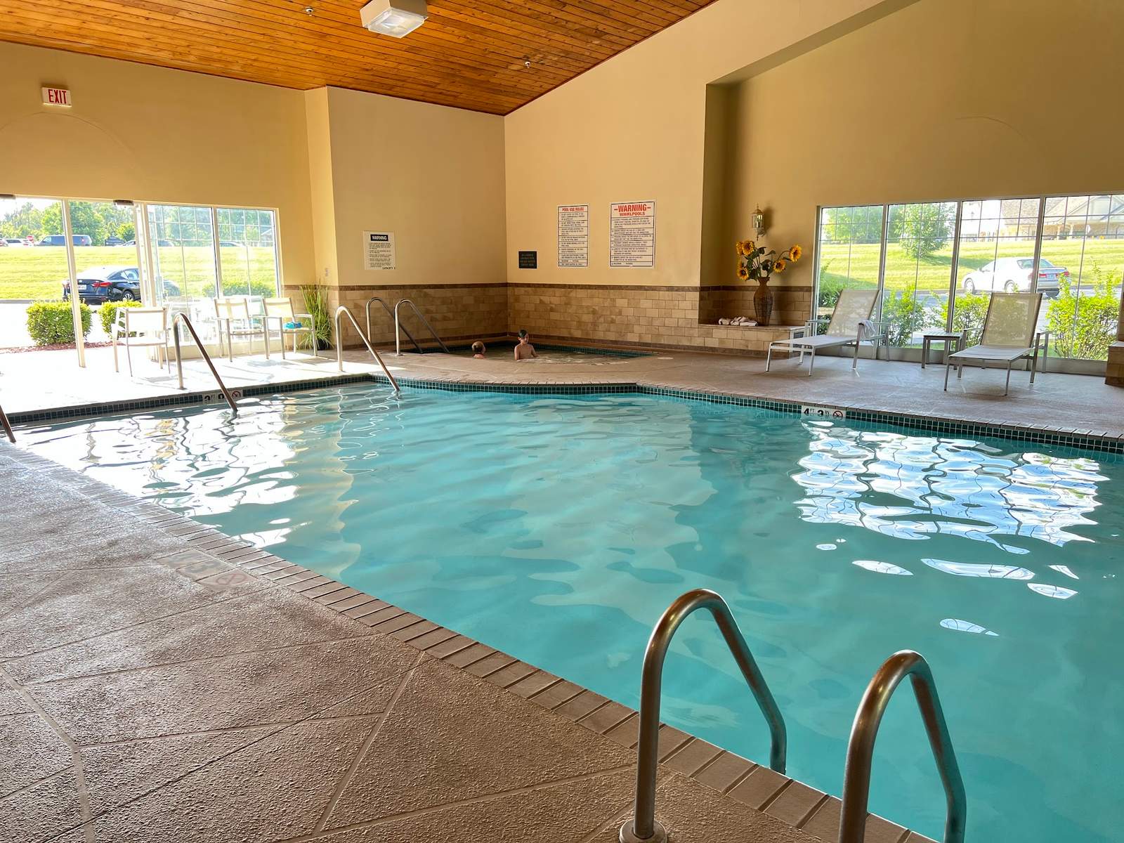 Country Inn & Suites by Radisson, Germantown, WI — photo 3