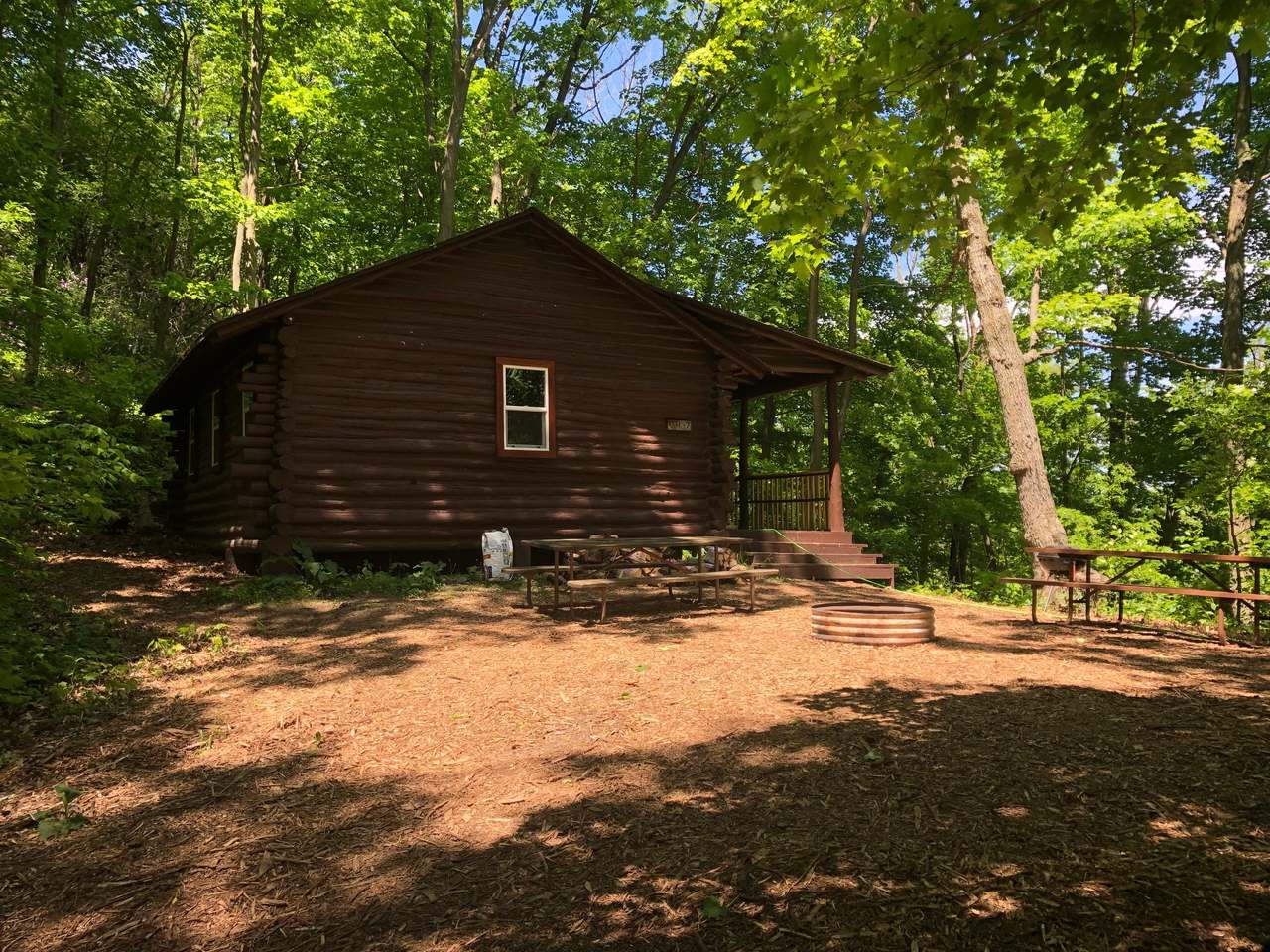 Glacier Hills Rustic Lakefront Cabins — photo 1