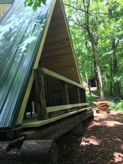 Glacier Hills Rustic Lakefront Cabins — photo 2