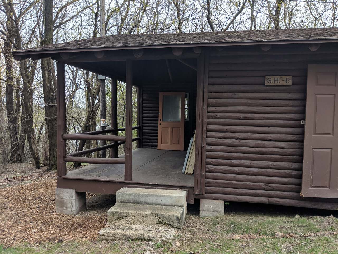 Glacier Hills Rustic Lakefront Cabins — photo 9
