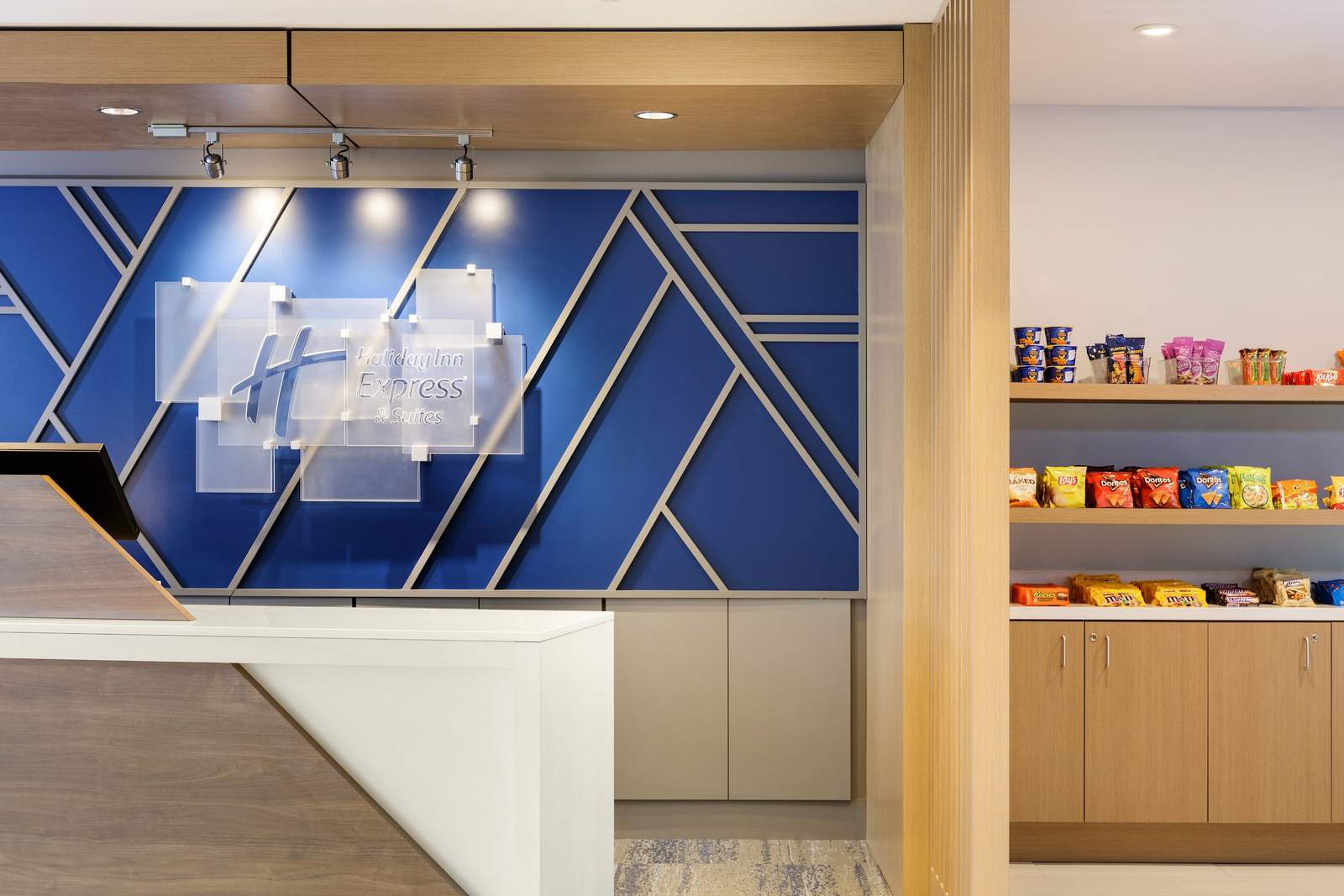 Holiday Inn Express & Suites Port Washington, an IHG Hotel — photo 10