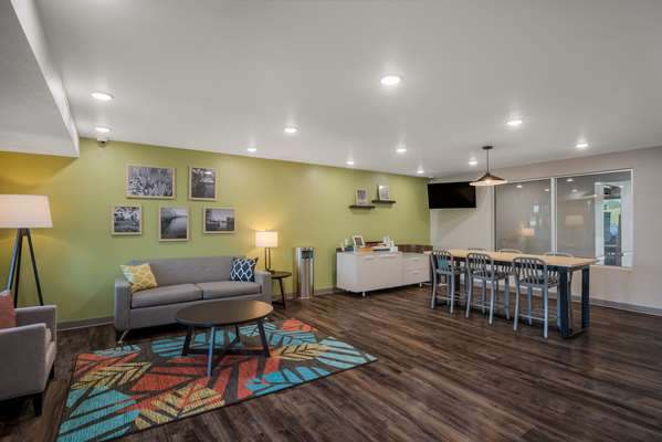 WoodSpring Suites Milwaukee - Menomonee Falls — photo 4