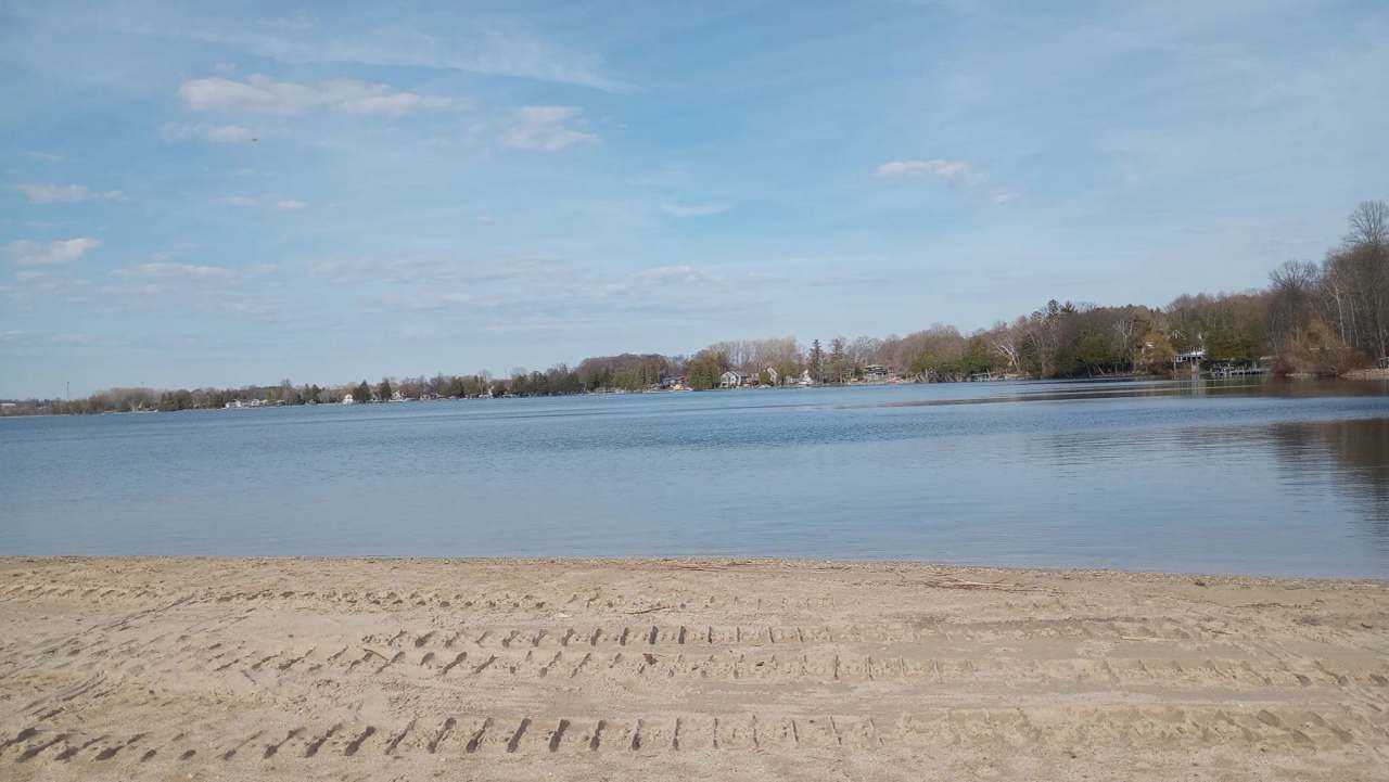 Random Lake — photo 3