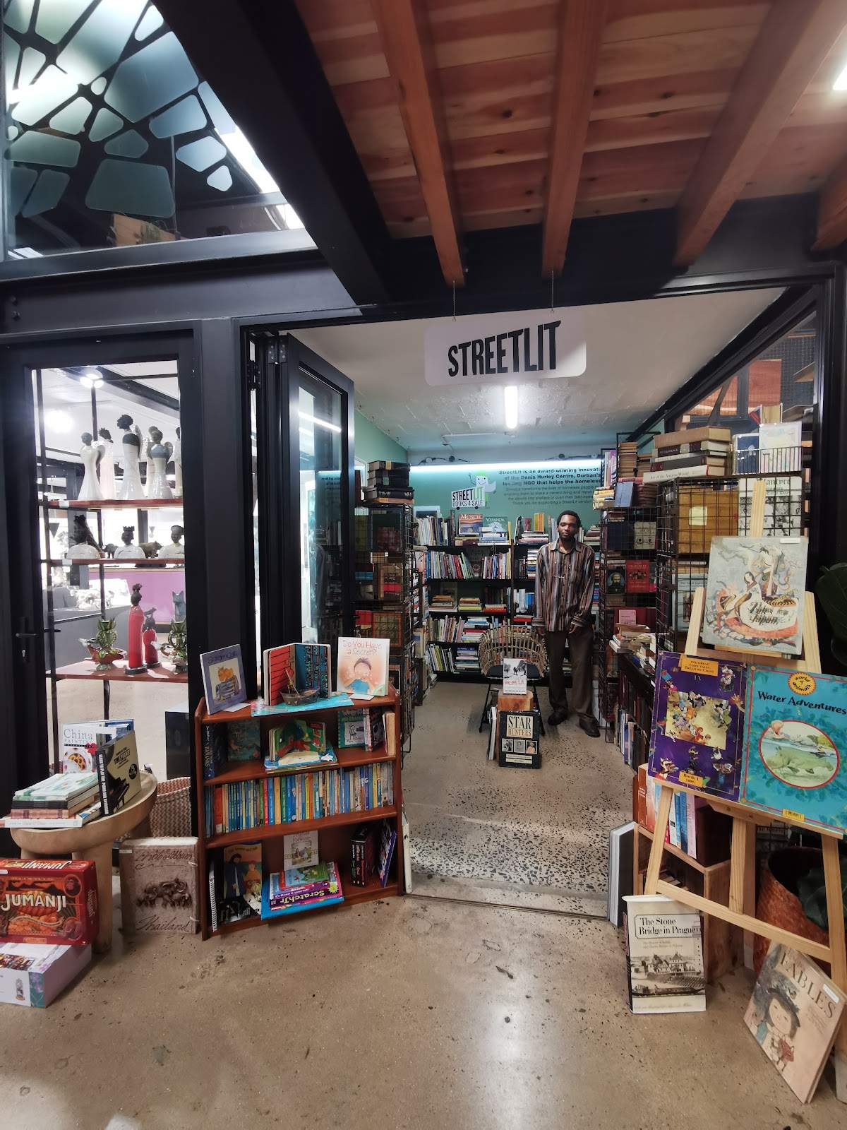 Street Lit - books 4 sale - INSIDE The STUDIOS - NEAR COFFEE LAB — photo 1