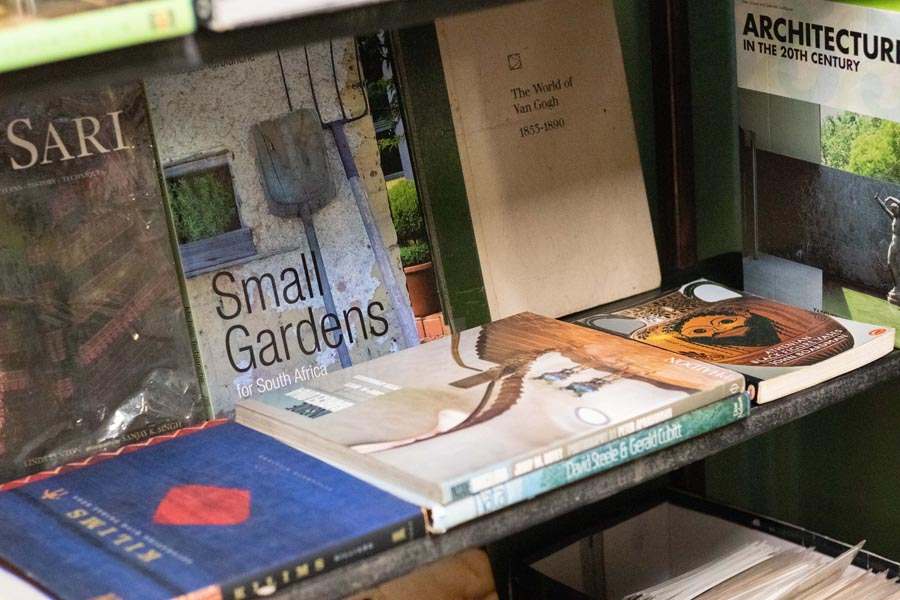 Street Lit - books 4 sale - INSIDE The STUDIOS - NEAR COFFEE LAB — photo 4