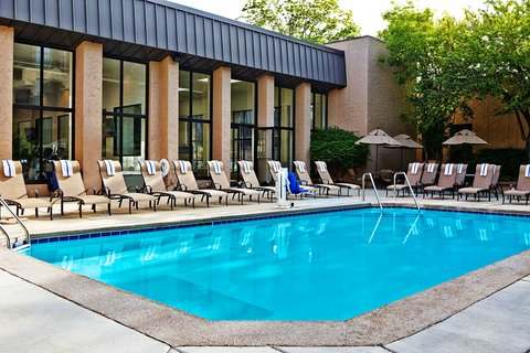 Sheraton Milwaukee Brookfield Hotel — photo 1