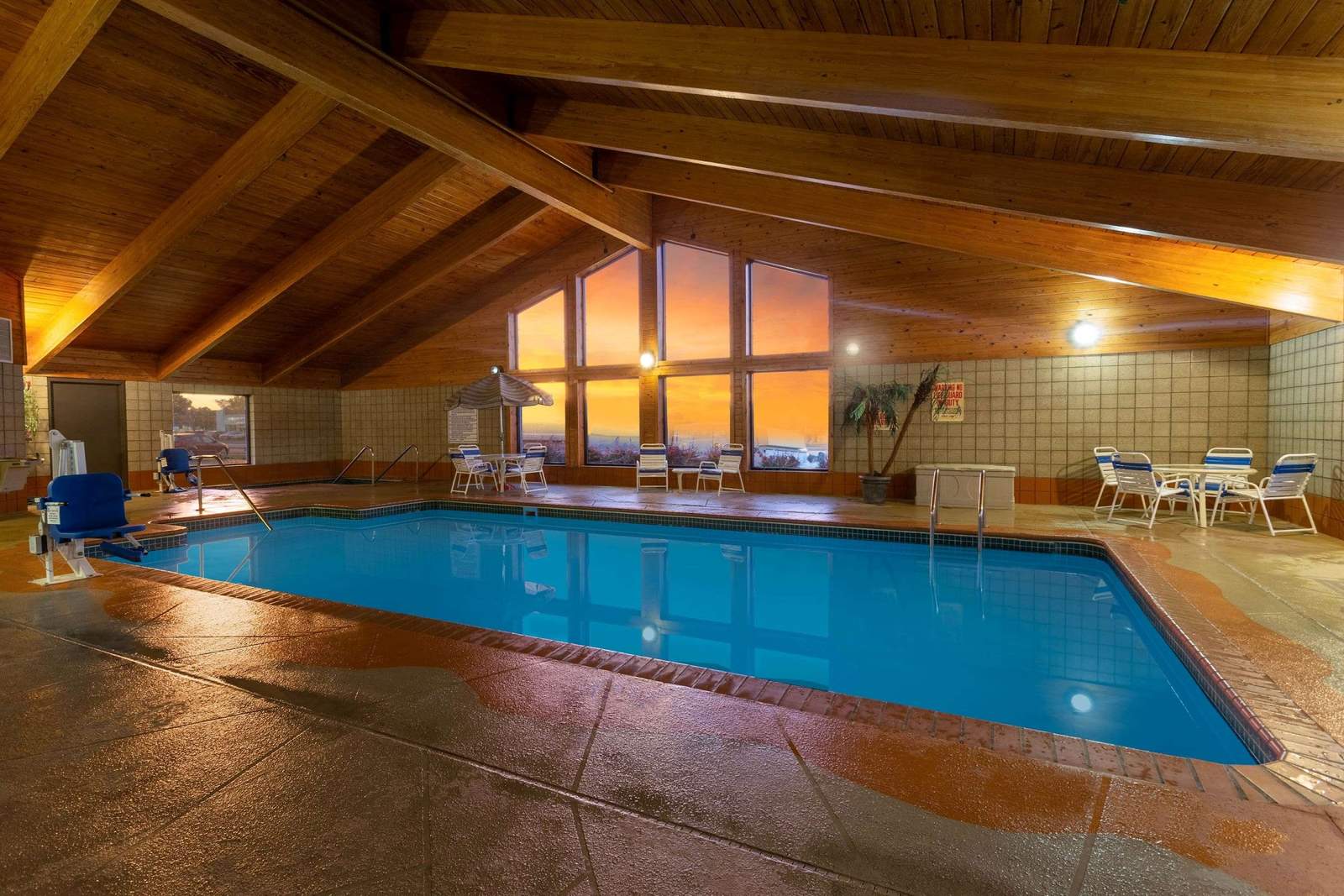 AmericInn by Wyndham Hartford WI — photo 3