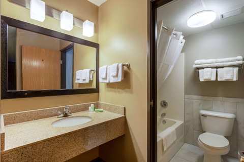 AmericInn by Wyndham Hartford WI — photo 4