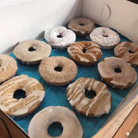 Wilmas Cakes & Shelfcare Surprise — photo 2