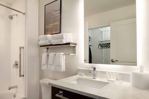 TownePlace Suites by Marriott Milwaukee Grafton — photo 4