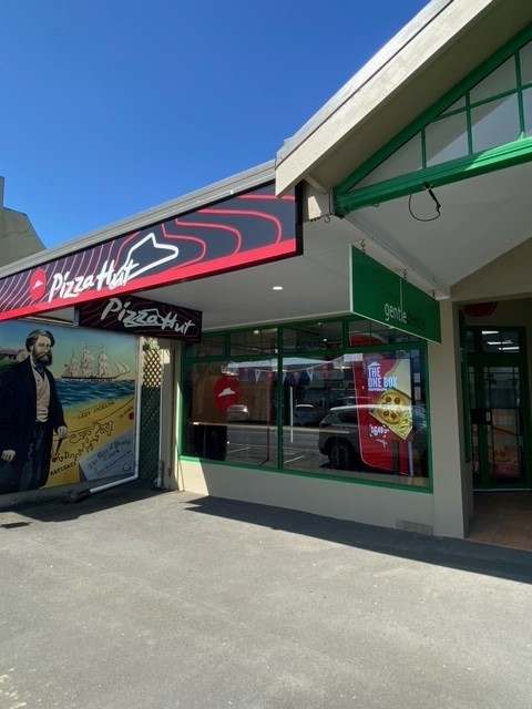 Pizza Hut — photo 1