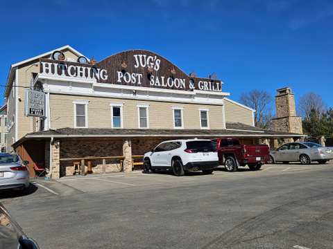 Jug's Hitching Post Saloon & Grill — photo 4