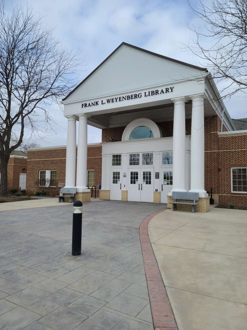 Frank L Weyenberg Library