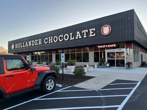 Hollander Chocolate Co. & Tulip Cafe — photo 4