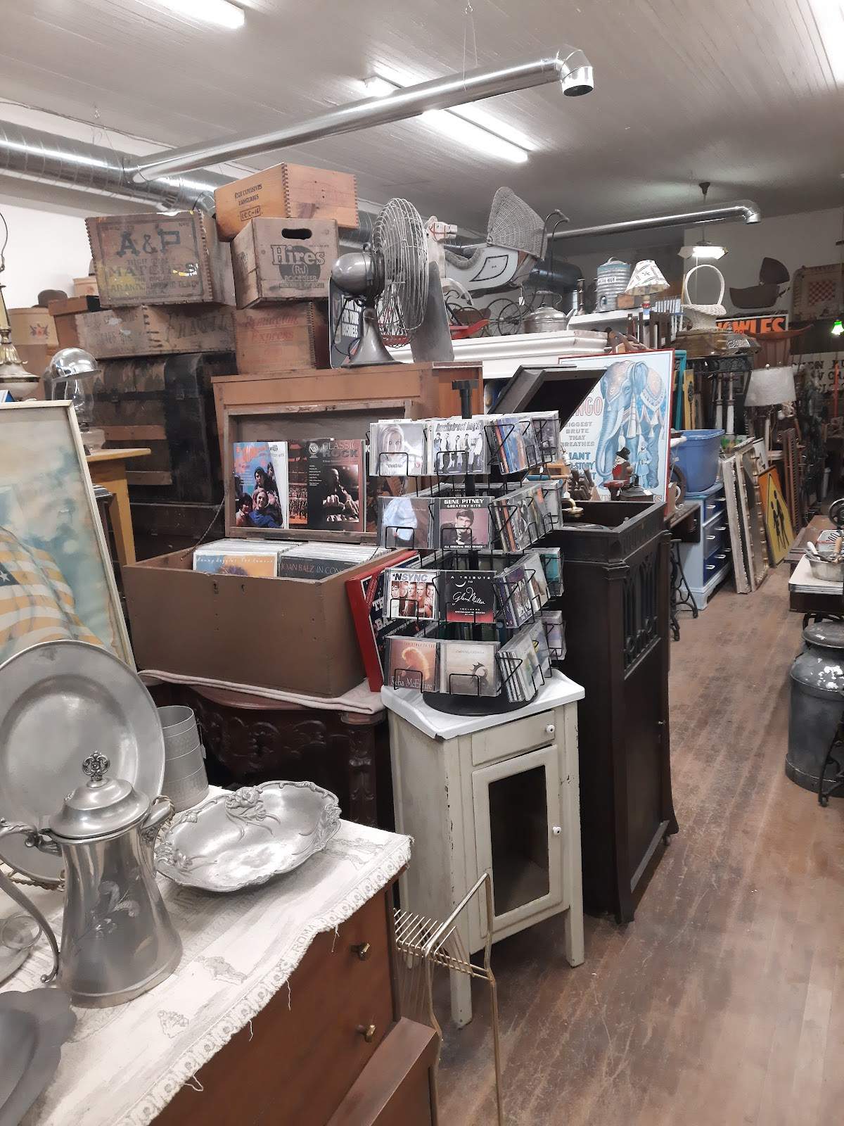 Olde World General Store Antiques / Collectibles — photo 5