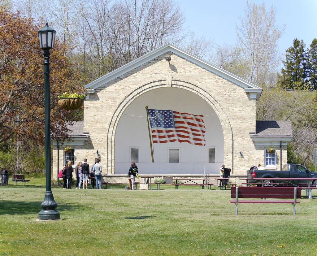 Veterans Memorial Park Bandshell