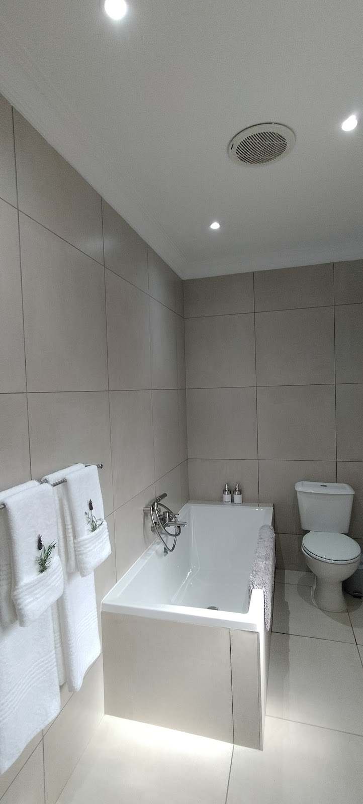 Montmartre Chalets & Venue — photo 3