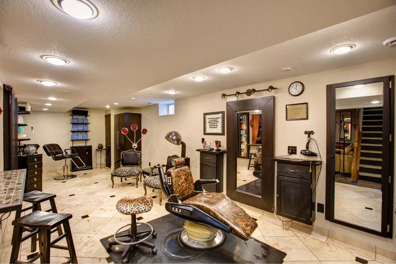 Cut to the Chase Salon — photo 2