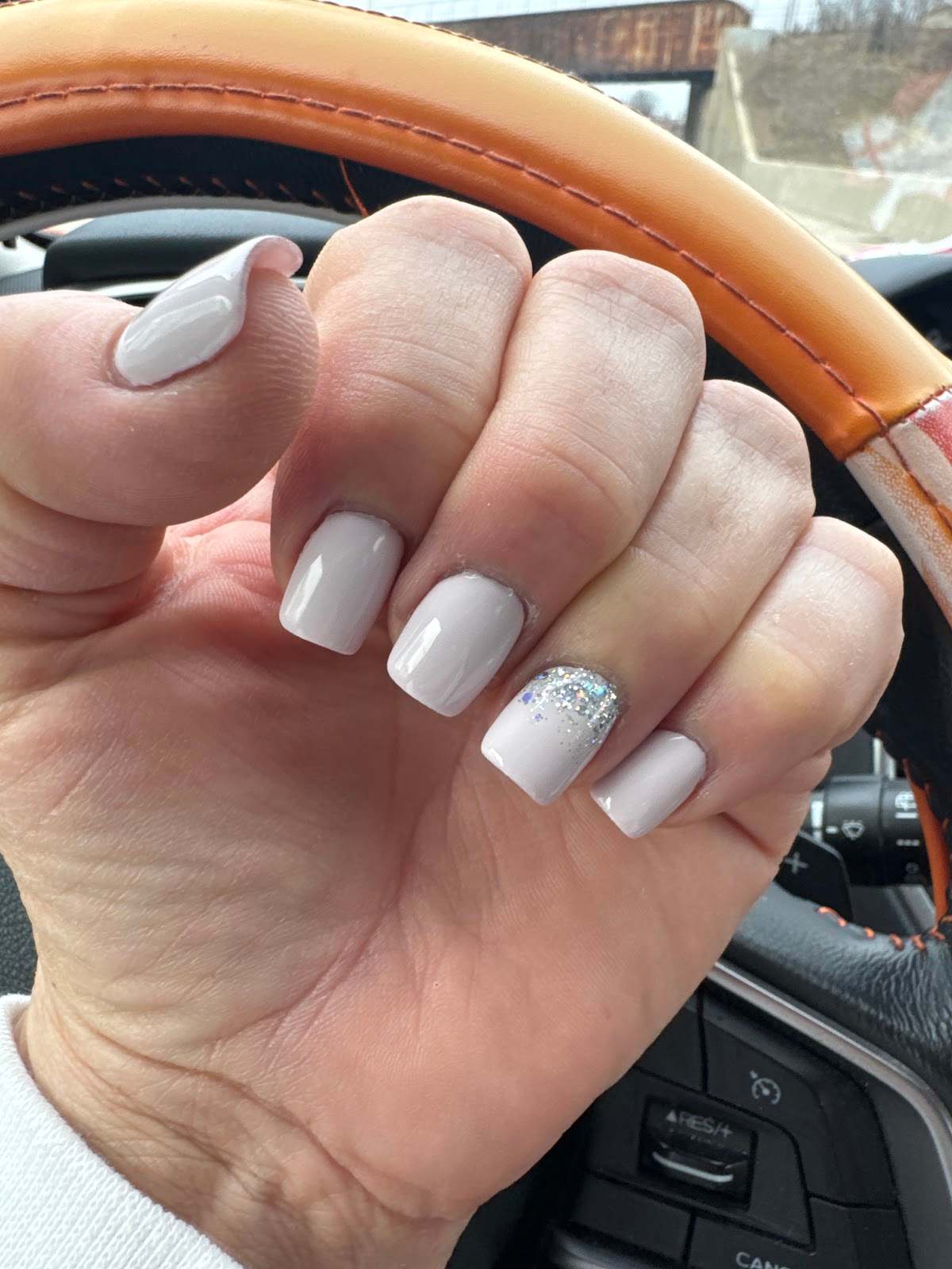 Lux Nails Lounge — photo 3