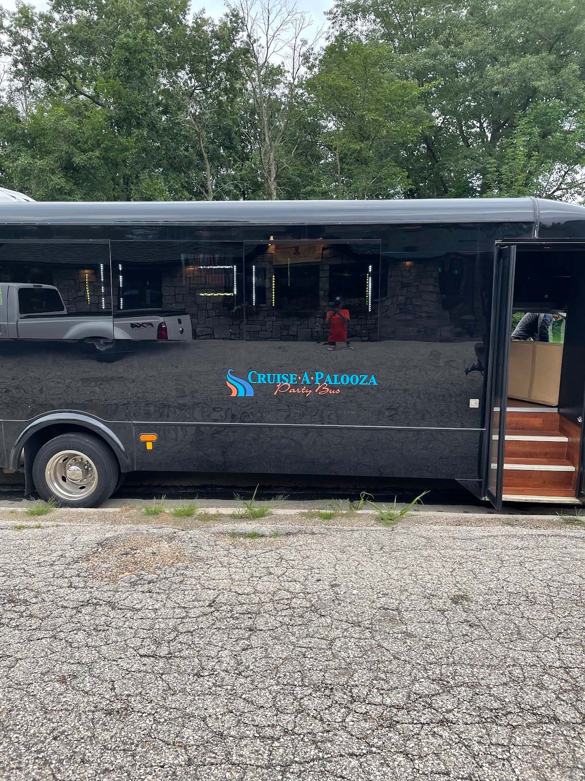 Cruise-A-Palooza Party Bus — photo 4