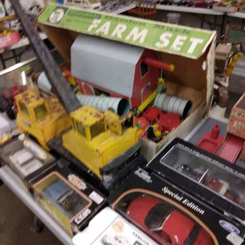 Pilgrim Antique Mall — photo 4