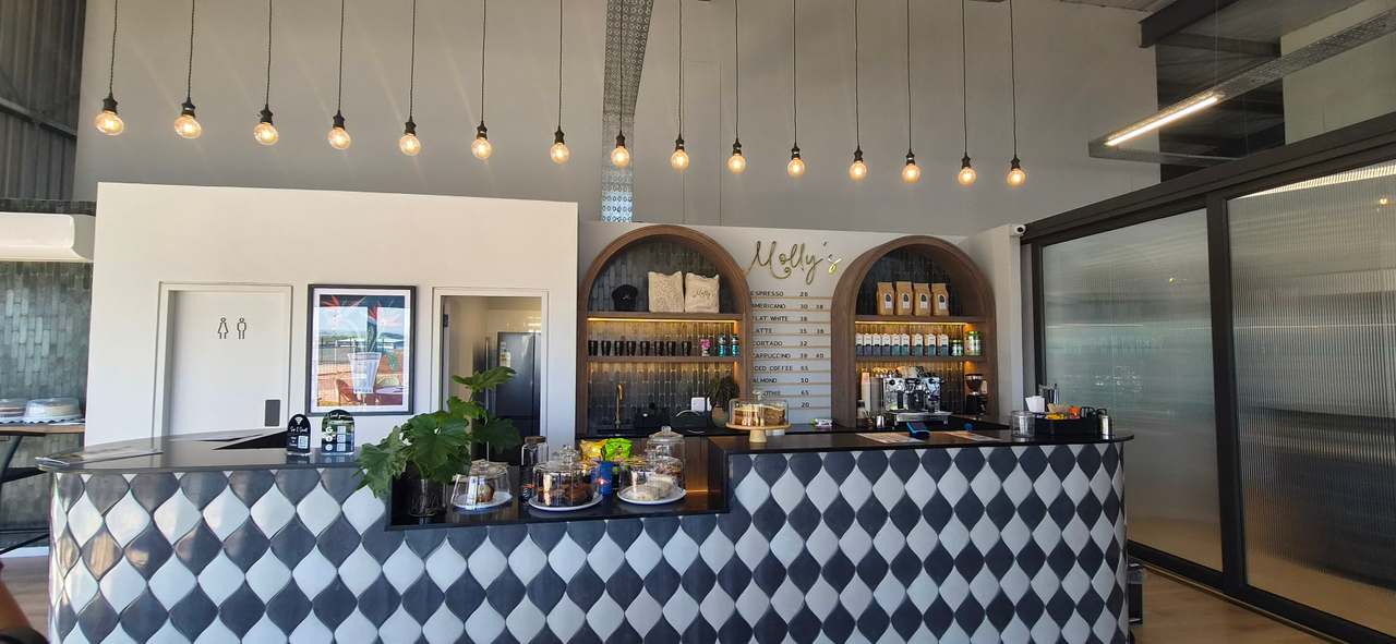 Molly's Cafe — photo 5