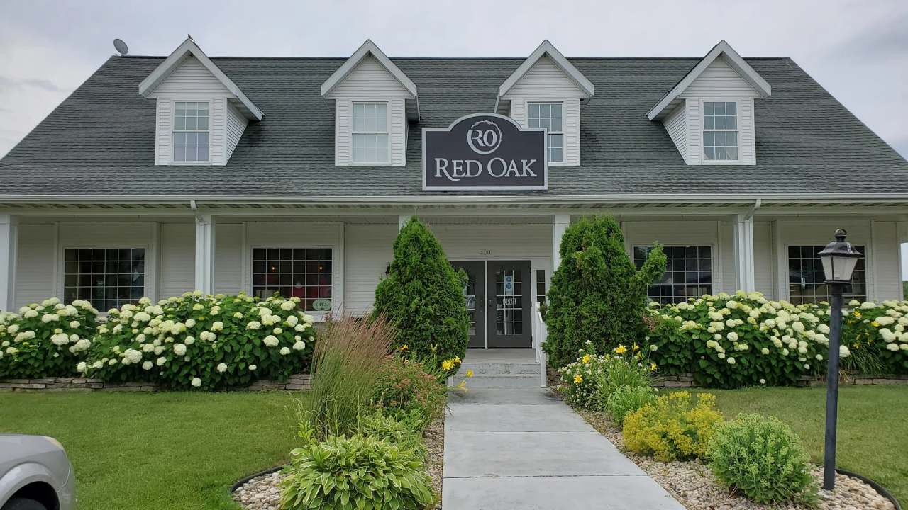 Red Oak Winery and Bourbon Bar — photo 1