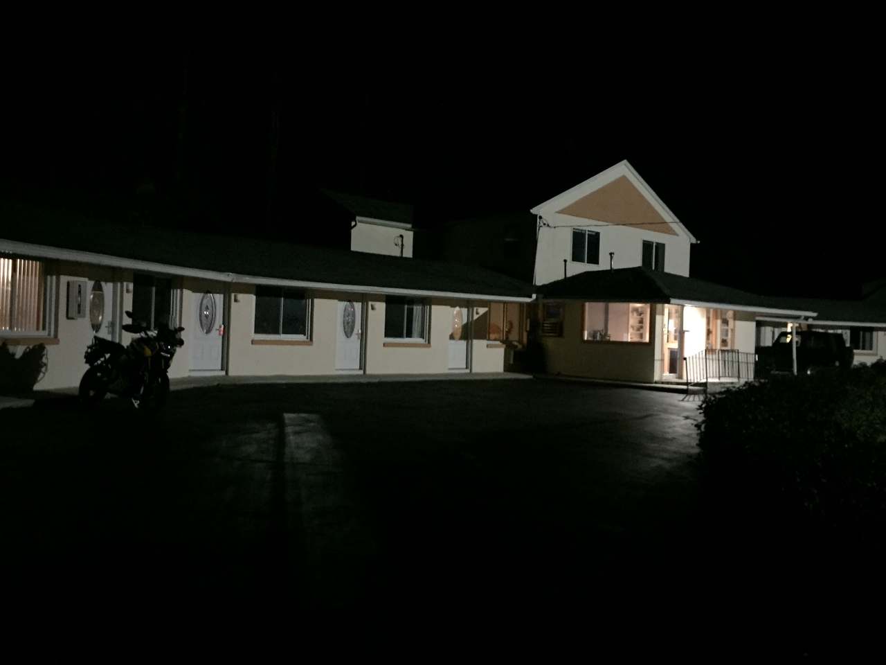 Hitching Post Country Motel — photo 3
