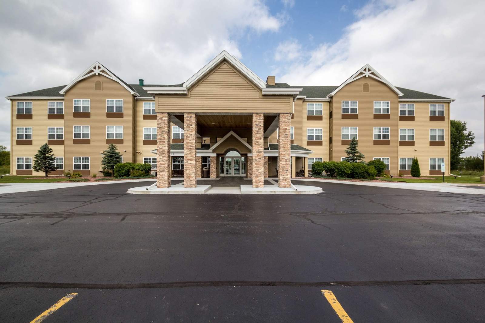 Country Inn & Suites by Radisson, Fond du Lac, WI — photo 1