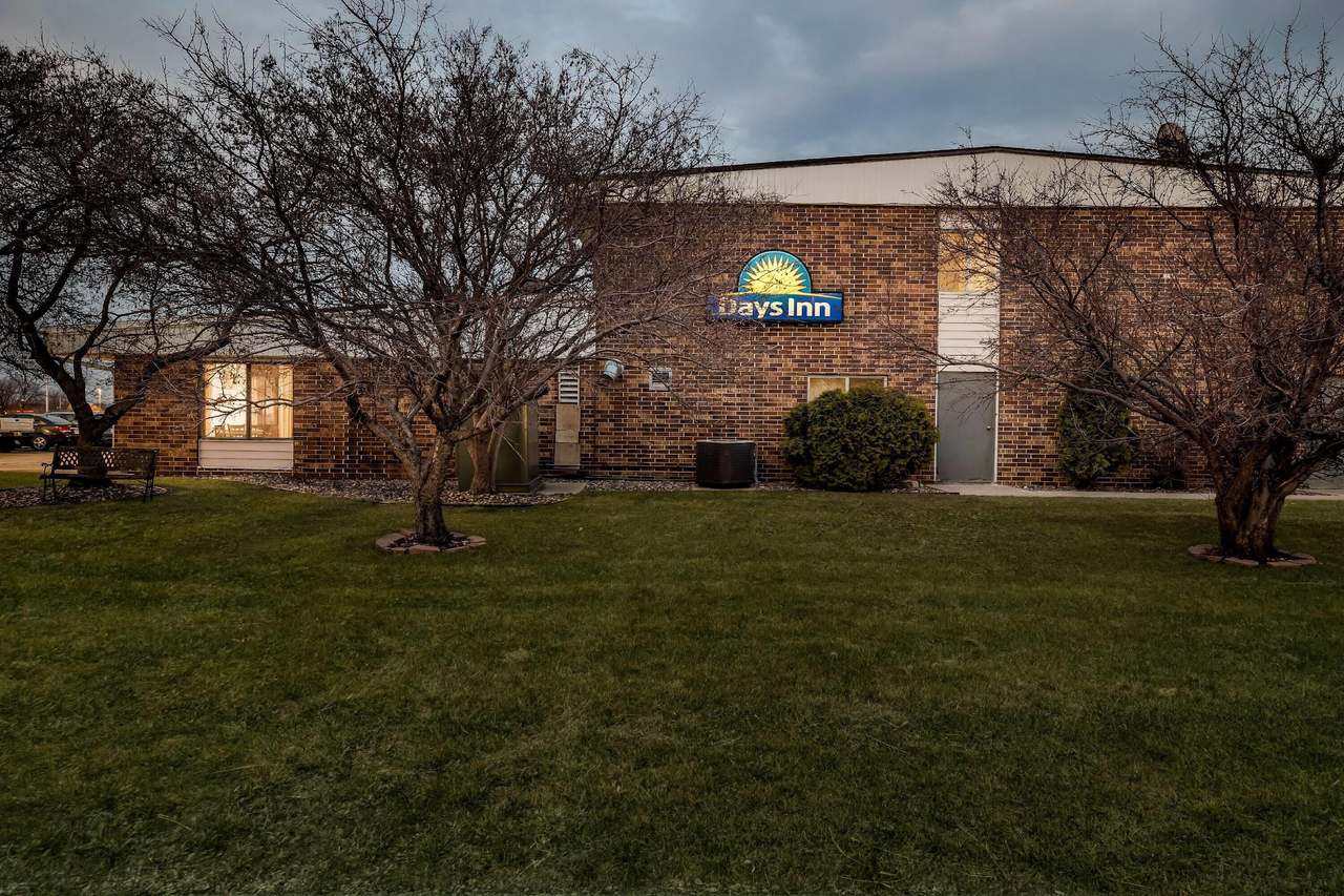 Days Inn by Wyndham Fond du Lac — photo 1
