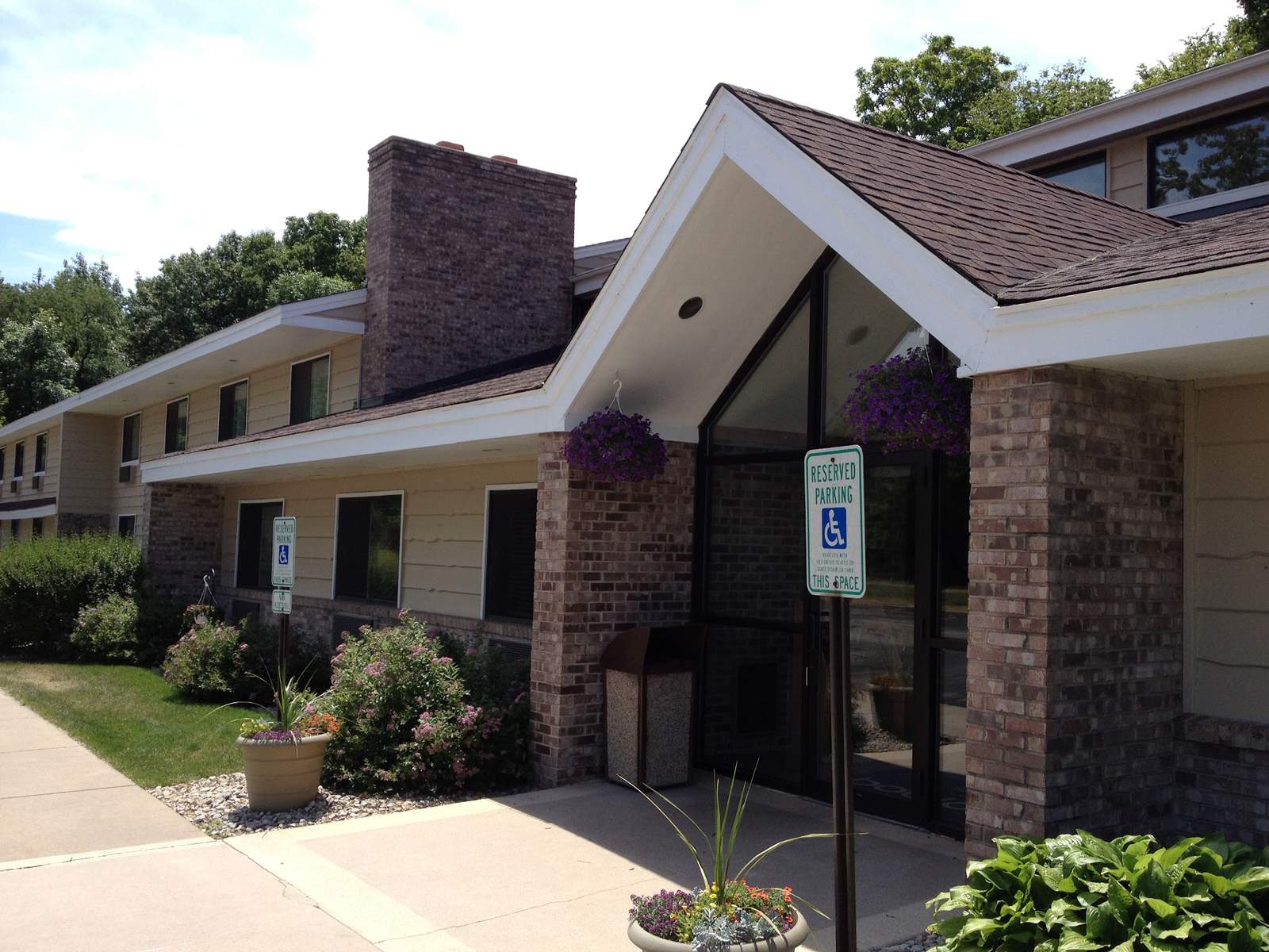 Boarders Inn & Suites by Cobblestone Hotels - Ripon — photo 1